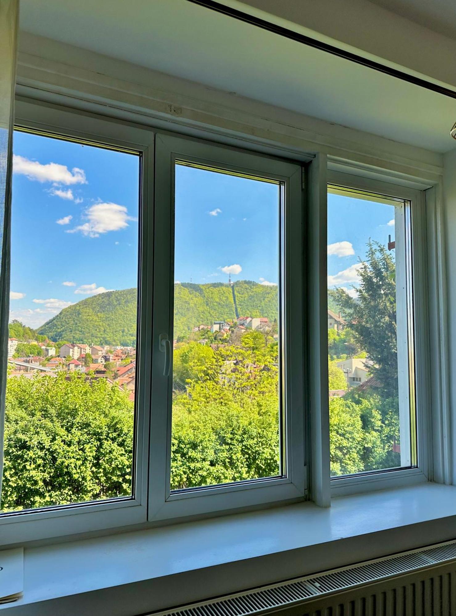 Cloos - Elegant With Panoramic View